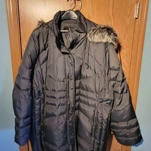 Women's Down Puffer Coat with Faux Fur Trim